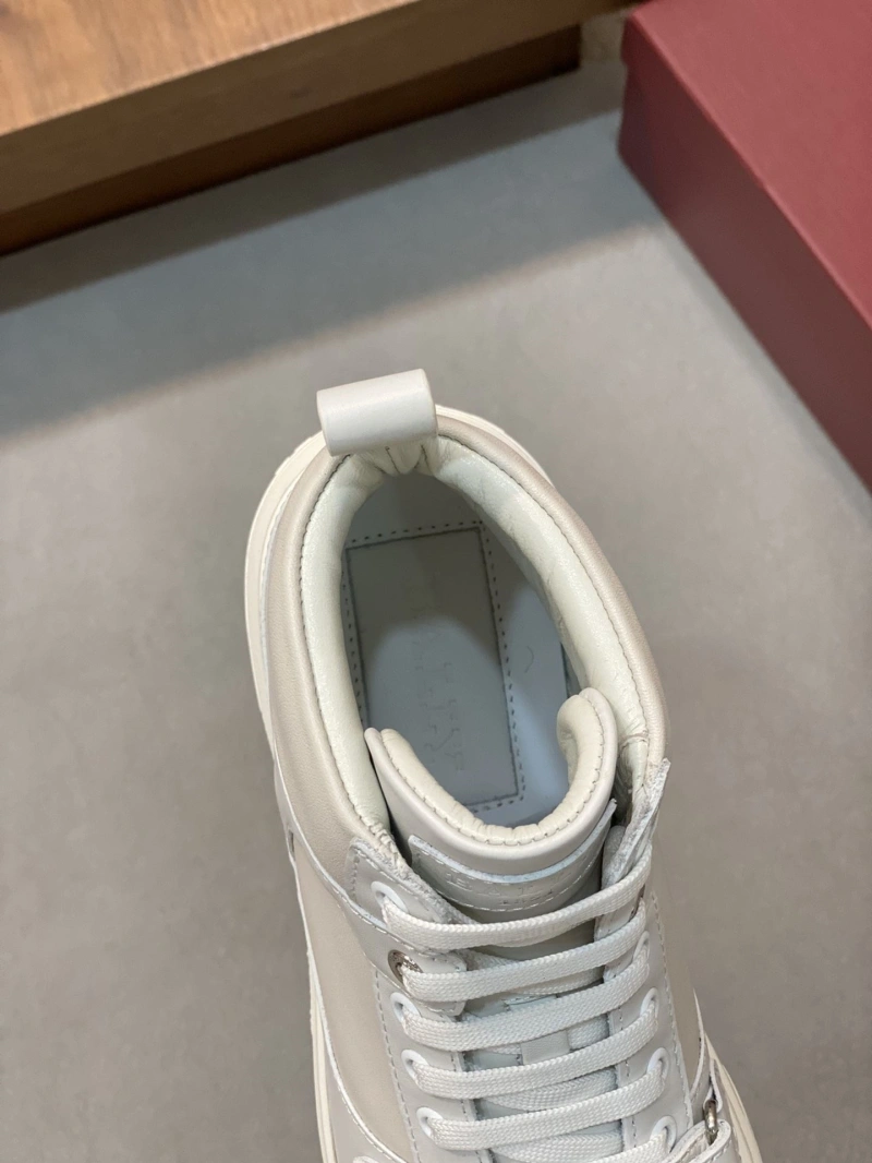 Fashionable Bxrbxrry Sneakers 115572
