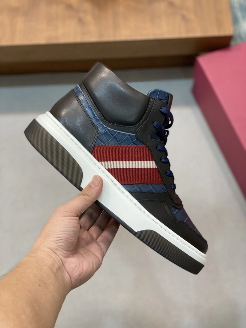 Cozy Bxrbxrry Sneakers 115563
