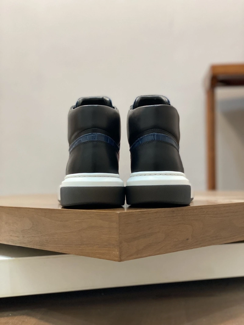 Cozy Bxrbxrry Sneakers 115563