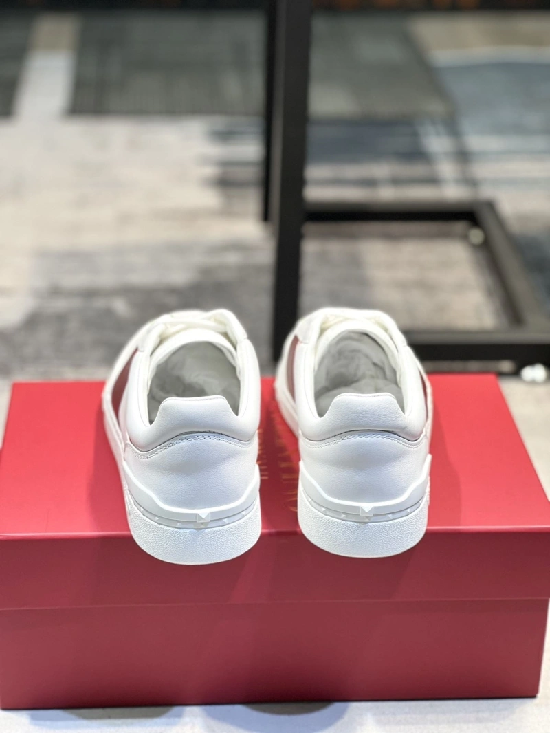 Classic Vxlxntino Sneakers 233117