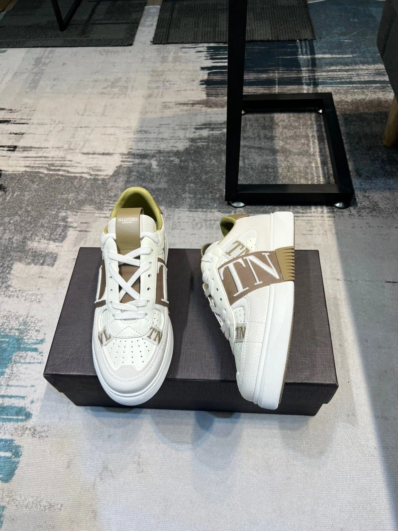 Lightweight Vxlxntino Sneakers 233110