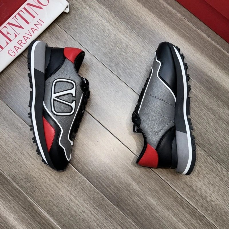 Classic Vxlxntino Sneakers 233096