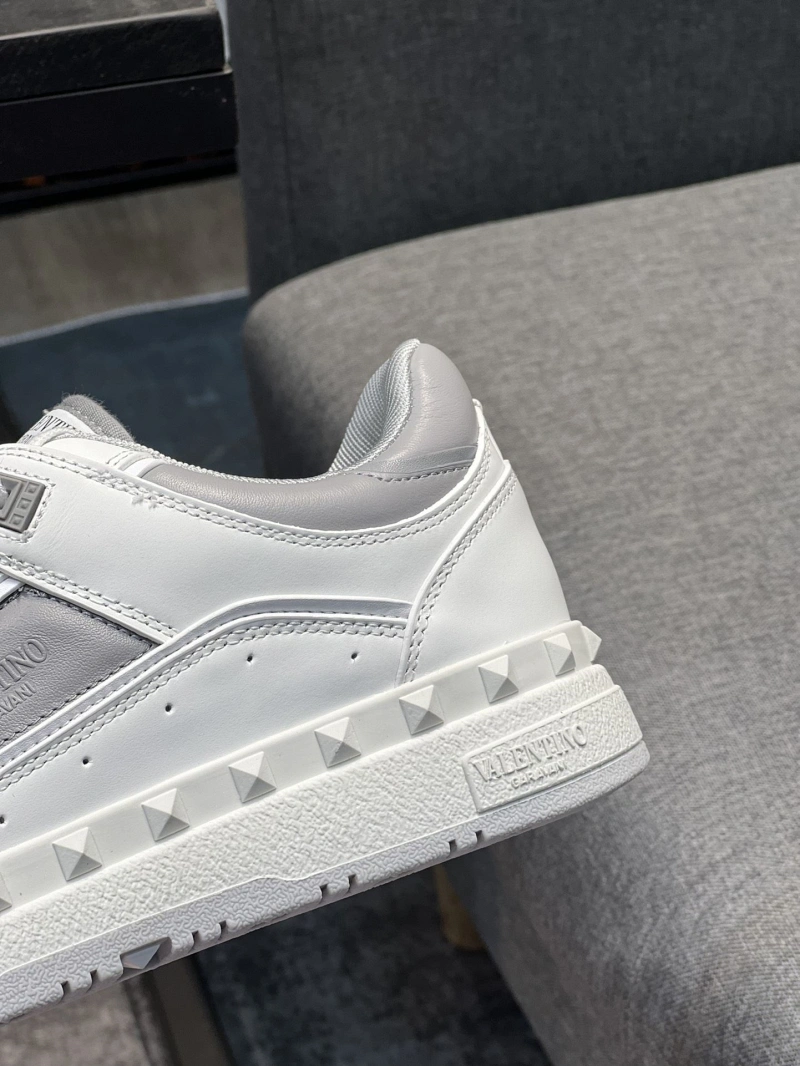 Bold Vxlxntino Sneakers 233085