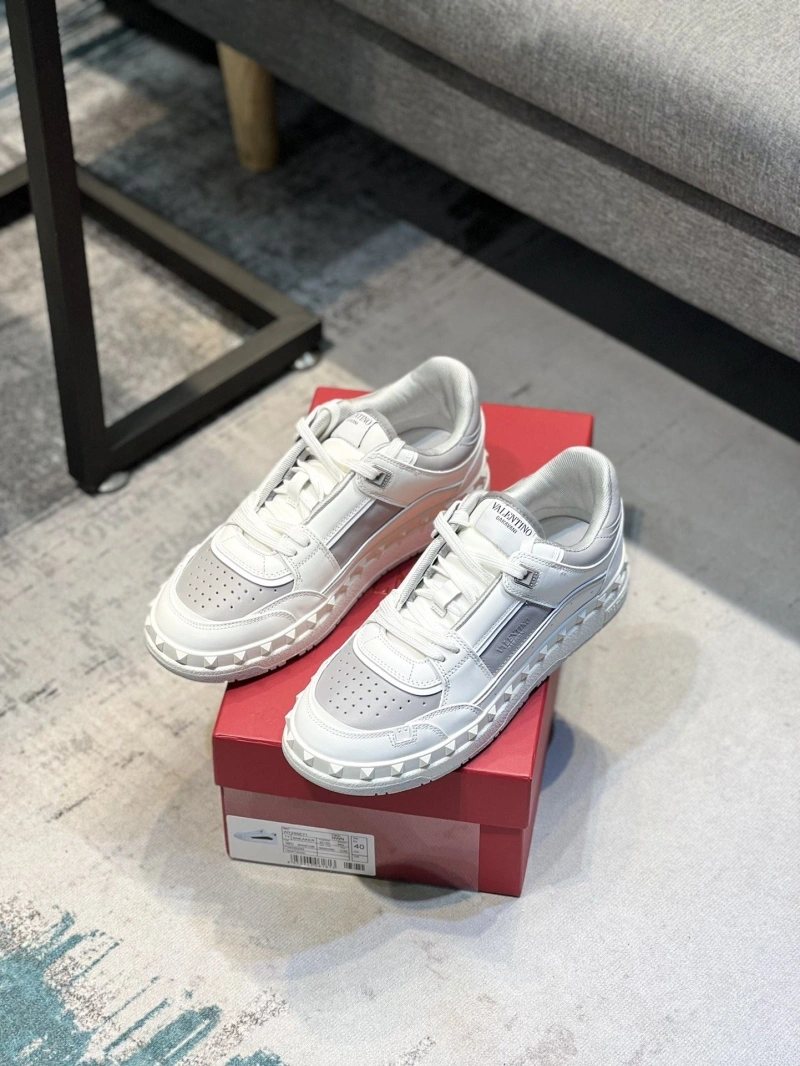 Bold Vxlxntino Sneakers 233085