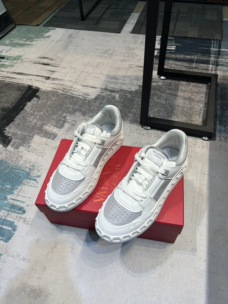 Bold Vxlxntino Sneakers 233085
