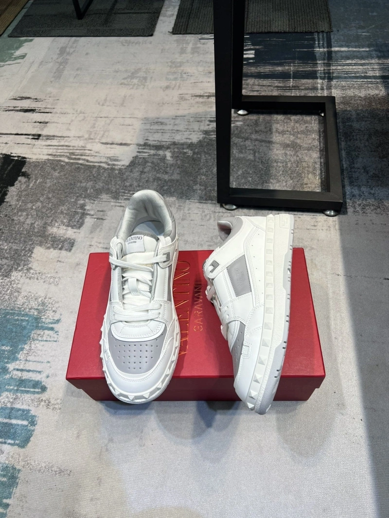 Bold Vxlxntino Sneakers 233085
