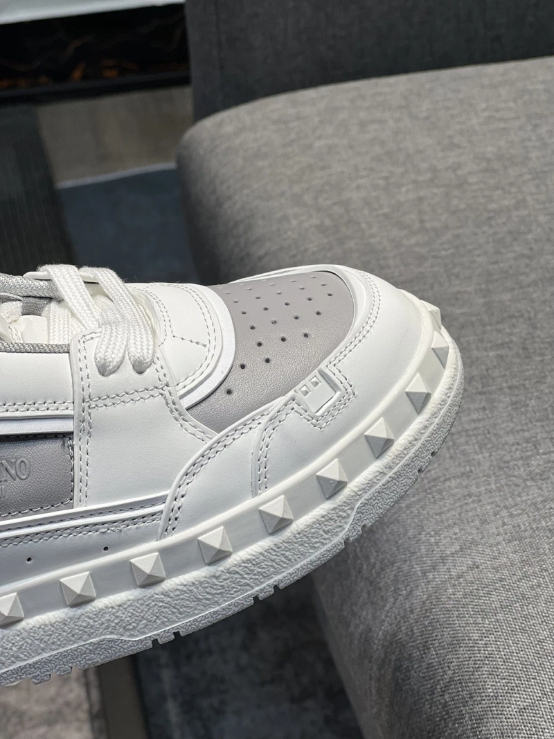 Bold Vxlxntino Sneakers 233085