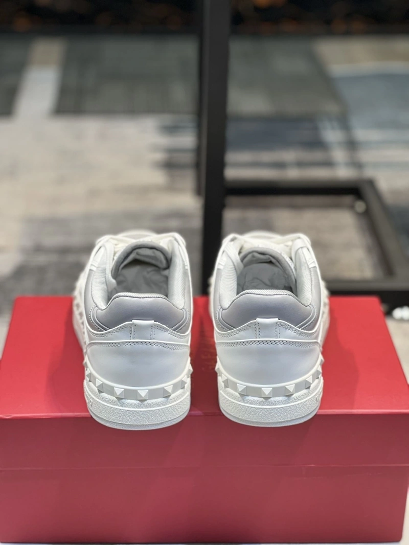Bold Vxlxntino Sneakers 233085