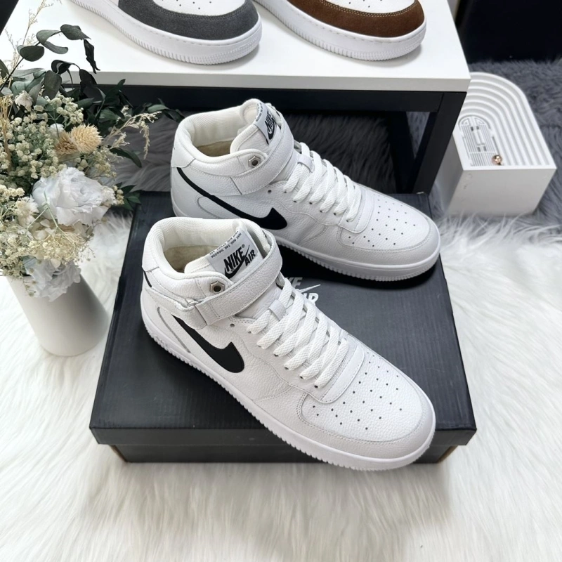 Sleek Nxkx Sneakers 200217