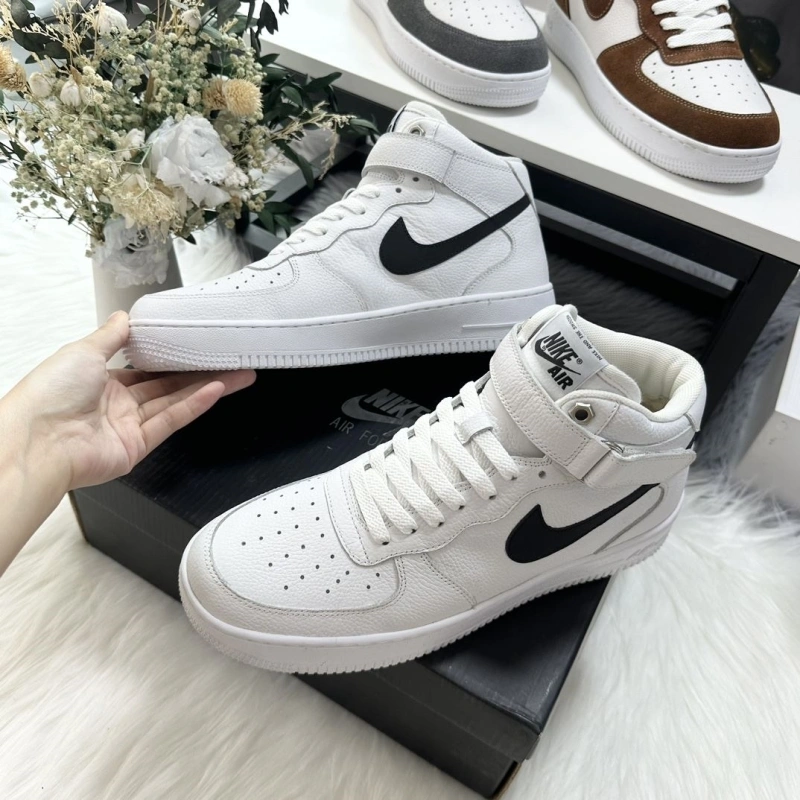 Sleek Nxkx Sneakers 200217