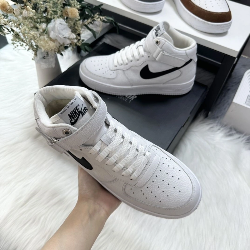 Sleek Nxkx Sneakers 200217