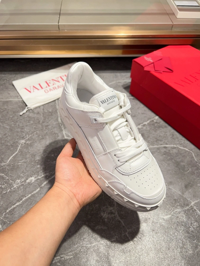 EyeCatching Vxlxntino Sneakers 233065