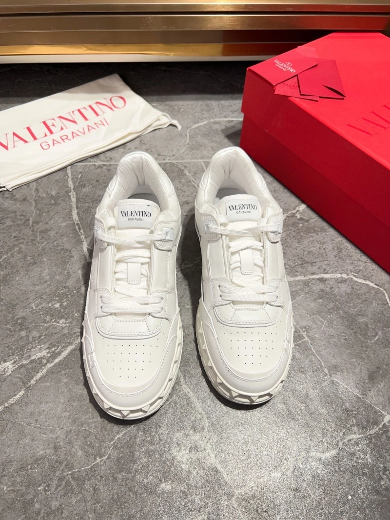 EyeCatching Vxlxntino Sneakers 233065