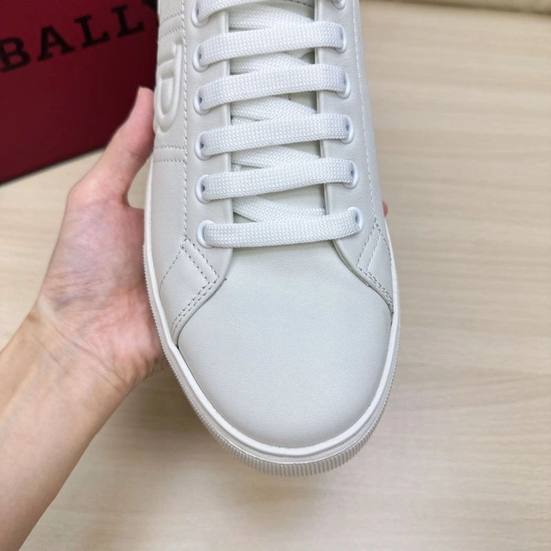 Lightweight Bxrbxrry Sneakers 115545