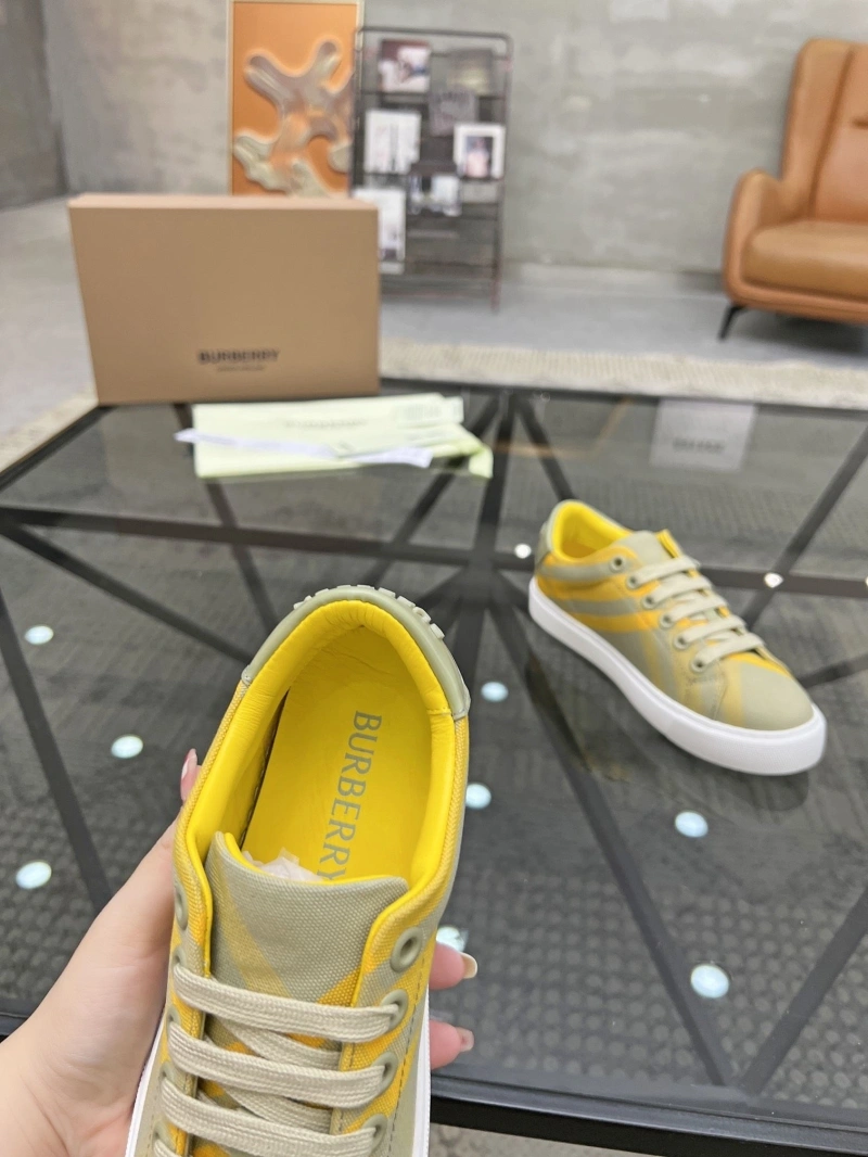 EyeCatching Bxrbxrry Sneakers 115560