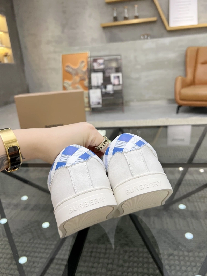 Minimalist Bxrbxrry Sneakers 115558