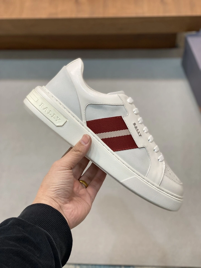 EyeCatching Bxrbxrry Sneakers 115531