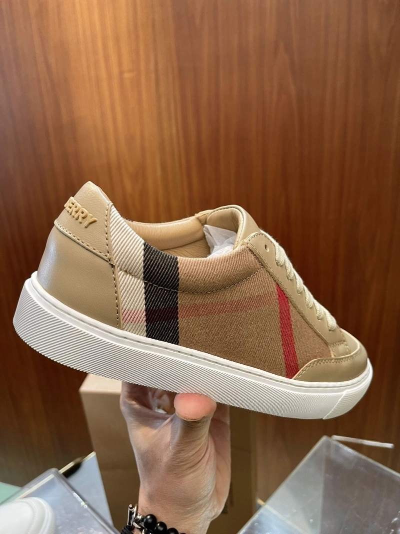 Modern Bxrbxrry Sneakers 115534