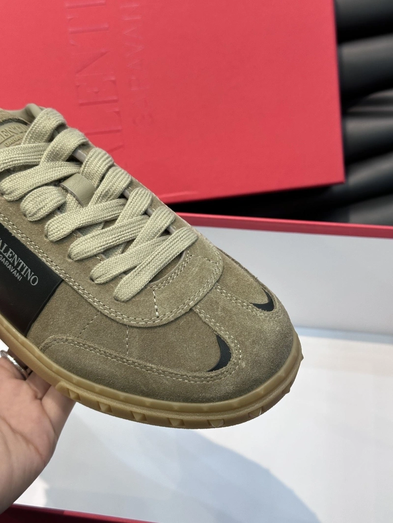 Unique Vxlxntino Sneakers 233051