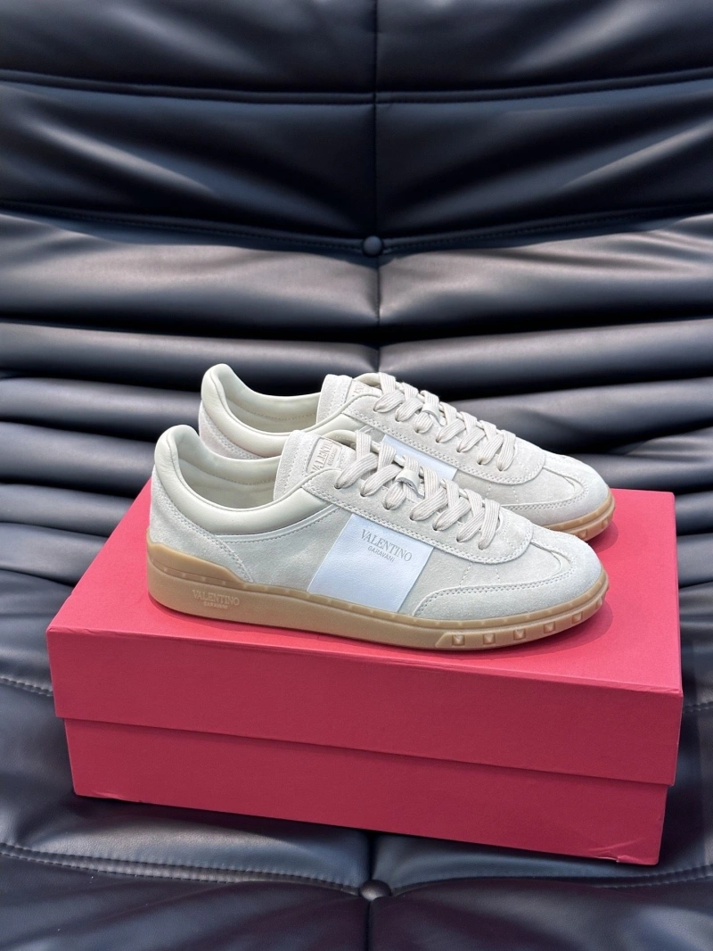 Vibrant Vxlxntino Sneakers 233067
