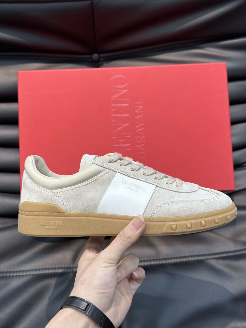 Vibrant Vxlxntino Sneakers 233067