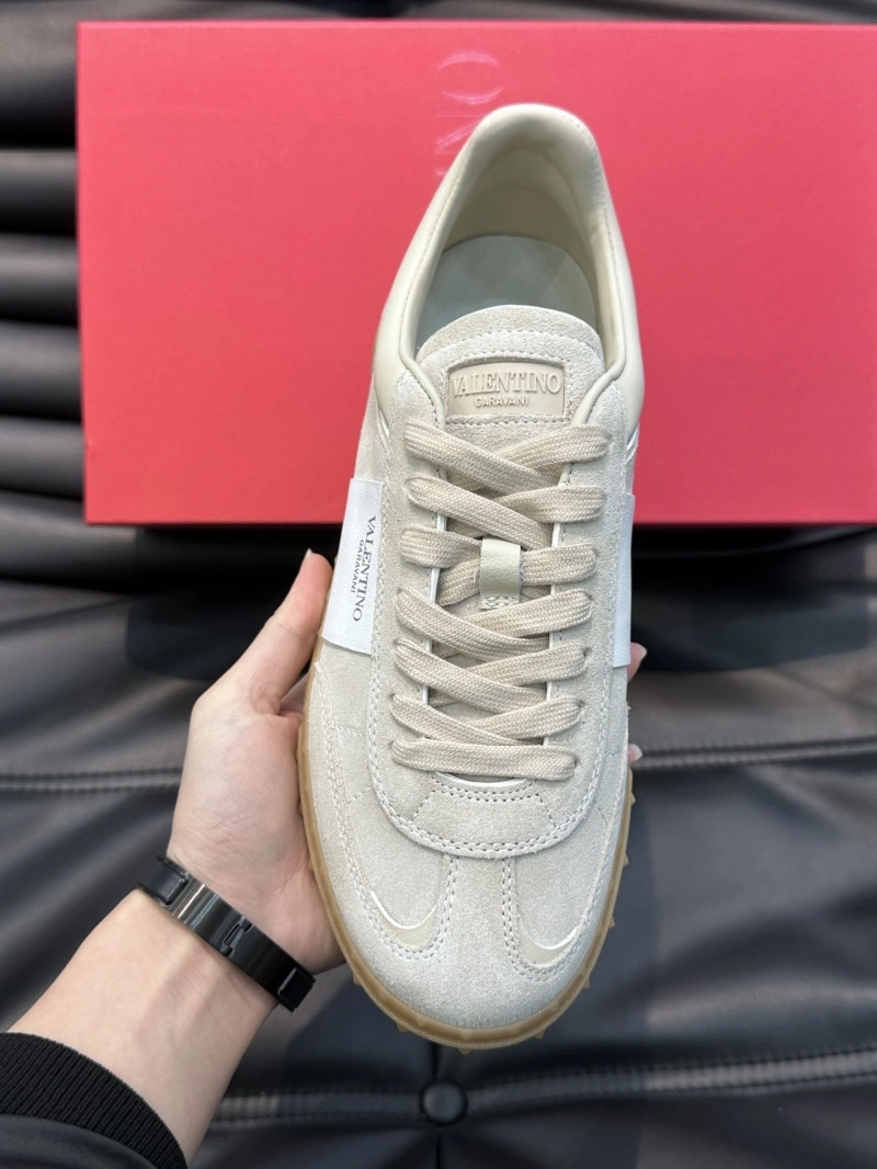 Vibrant Vxlxntino Sneakers 233067