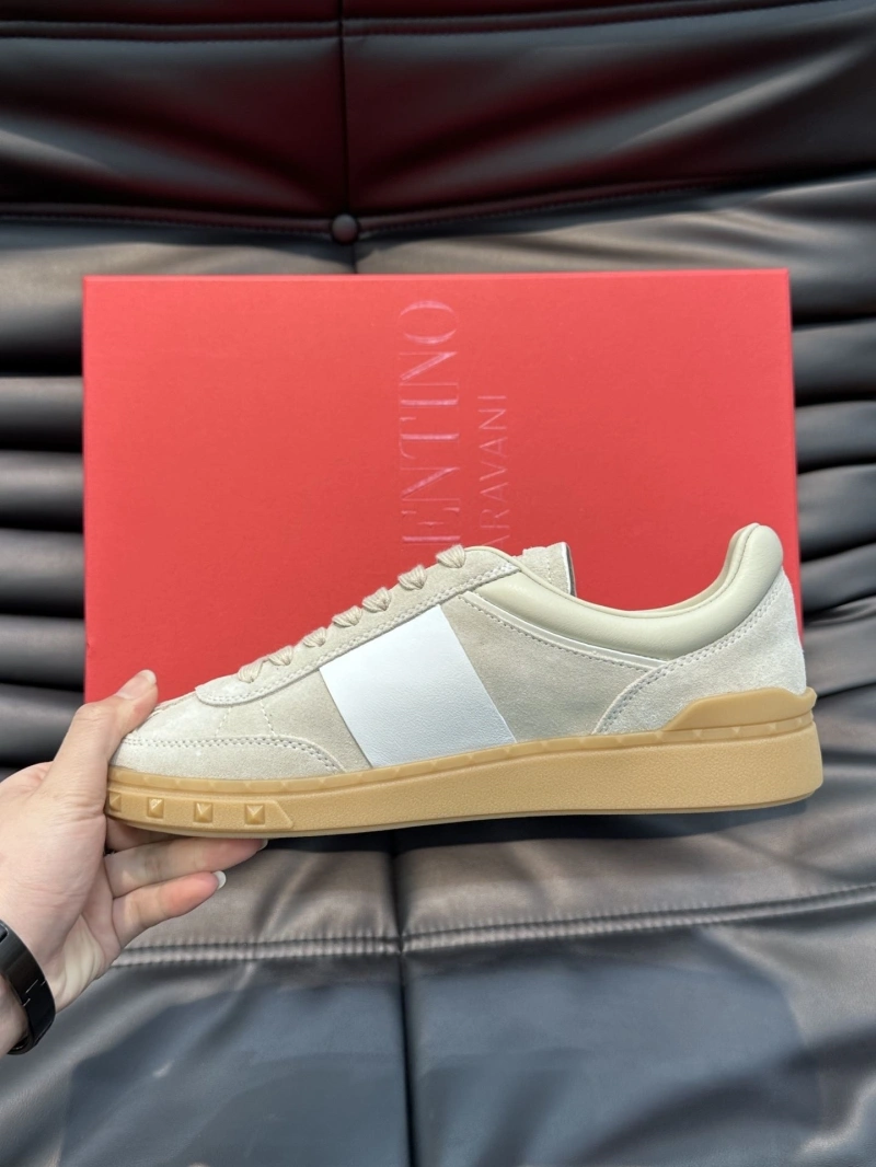 Vibrant Vxlxntino Sneakers 233067