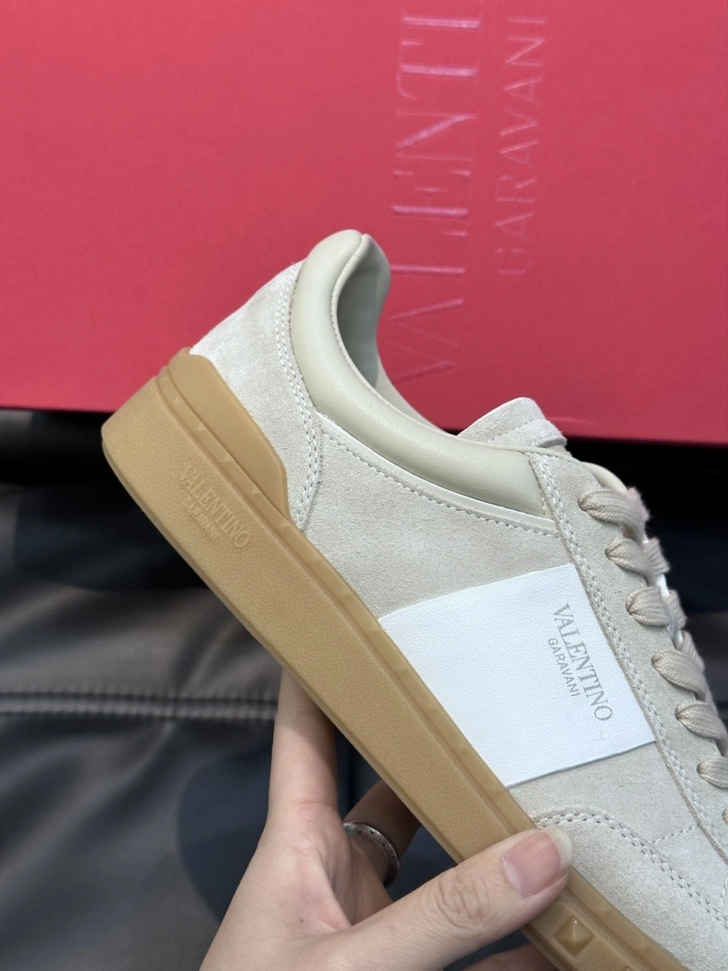 Vibrant Vxlxntino Sneakers 233067