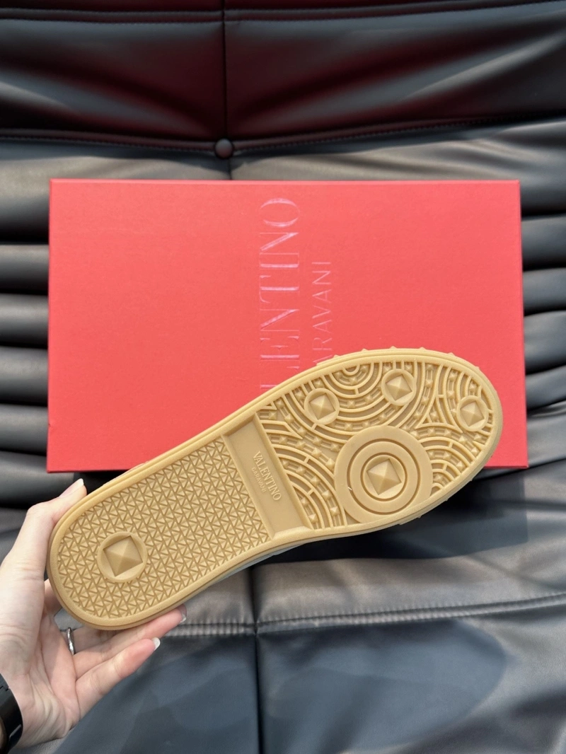 Vibrant Vxlxntino Sneakers 233067