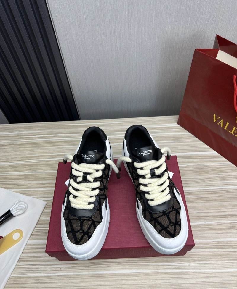 Unique Vxlxntino Sneakers 233033
