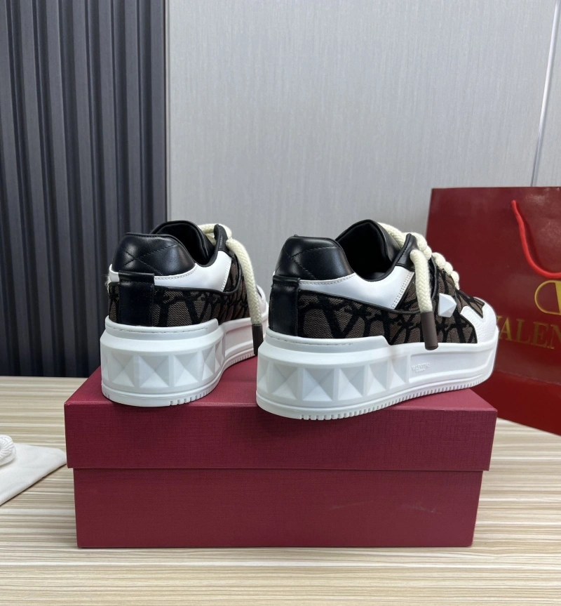 Unique Vxlxntino Sneakers 233033