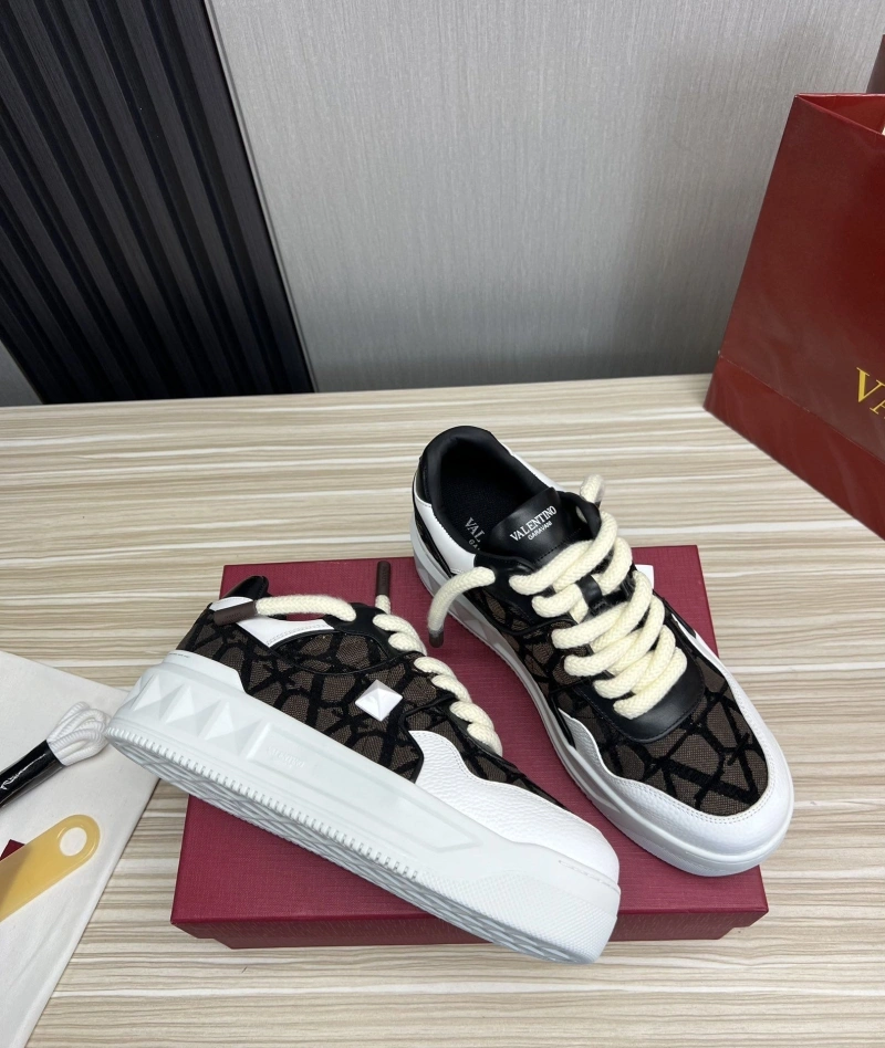 Unique Vxlxntino Sneakers 233033