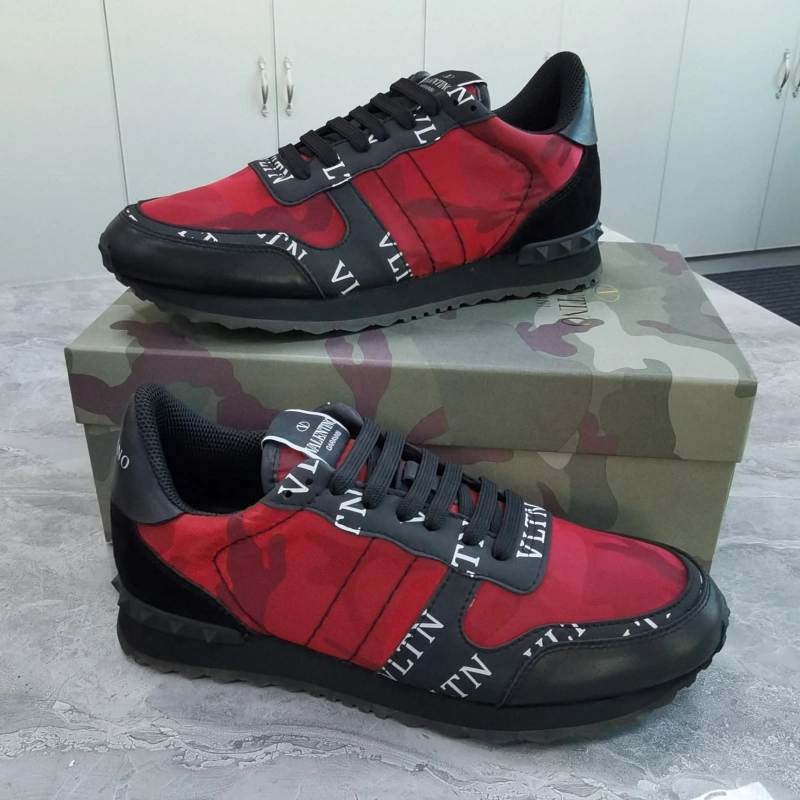Cozy Vxlxntino Sneakers 233010
