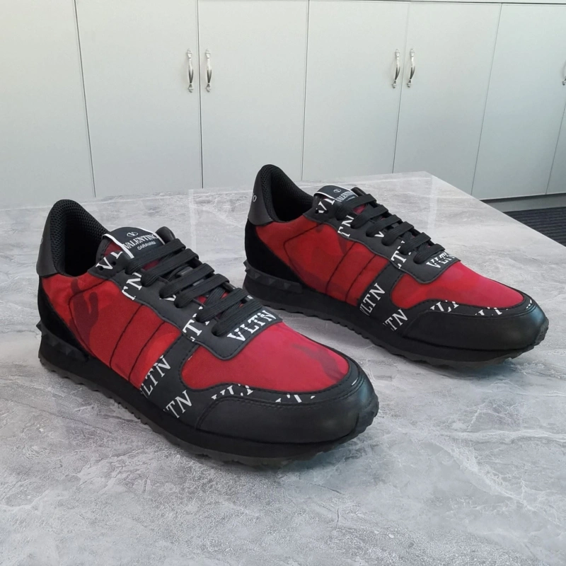 Cozy Vxlxntino Sneakers 233010