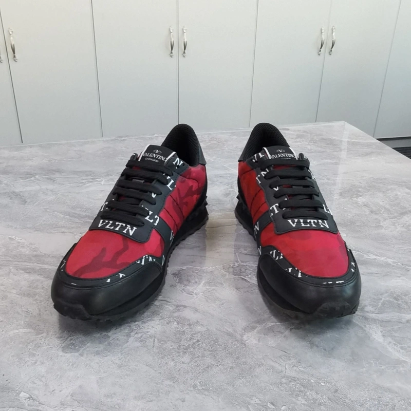 Cozy Vxlxntino Sneakers 233010