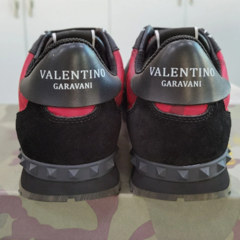 Cozy Vxlxntino Sneakers 233010