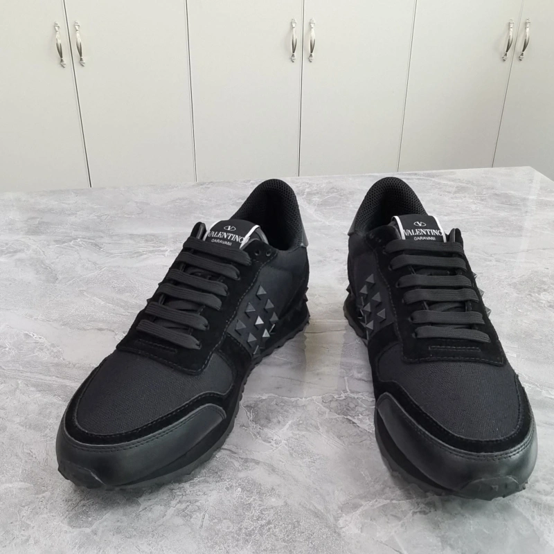 Vibrant Vxlxntino Sneakers 232997
