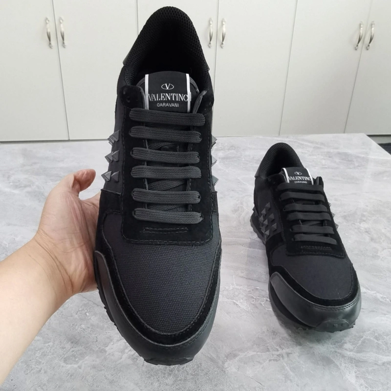 Vibrant Vxlxntino Sneakers 232997