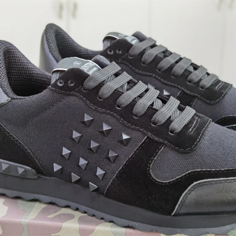 Vibrant Vxlxntino Sneakers 232997
