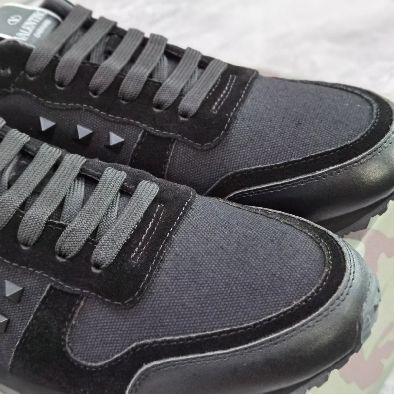 Vibrant Vxlxntino Sneakers 232997