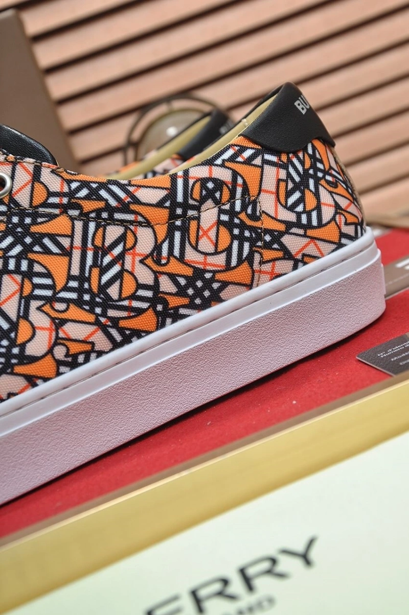 Timeless Bxrbxrry Sneakers 115524