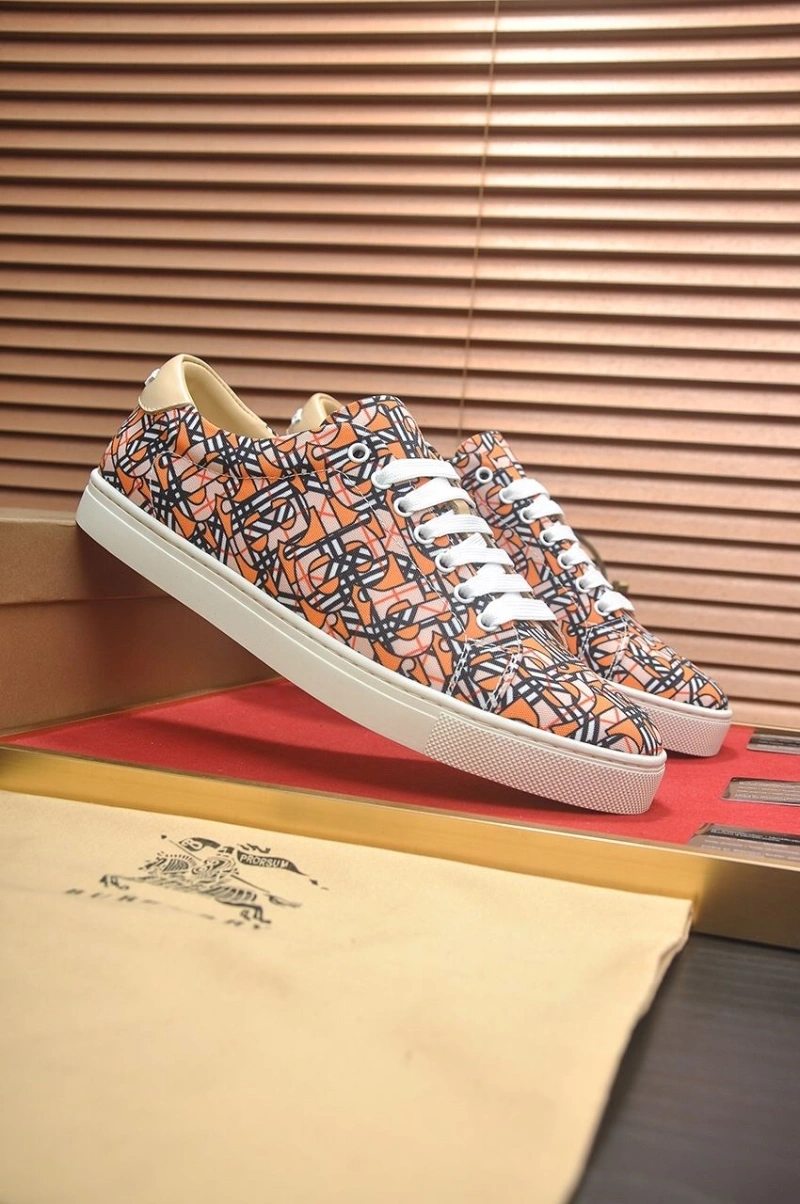 Minimalist Bxrbxrry Sneakers 115514