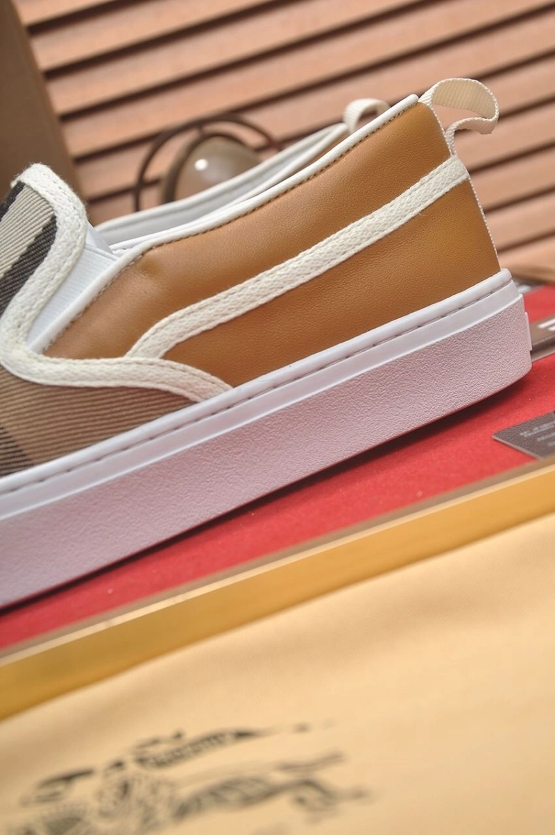 Fashionable Bxrbxrry Sneakers 115497