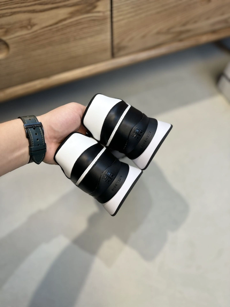 Durable Gxvxnchy Sneakers 154739