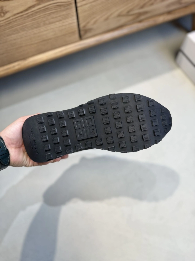 Durable Gxvxnchy Sneakers 154739