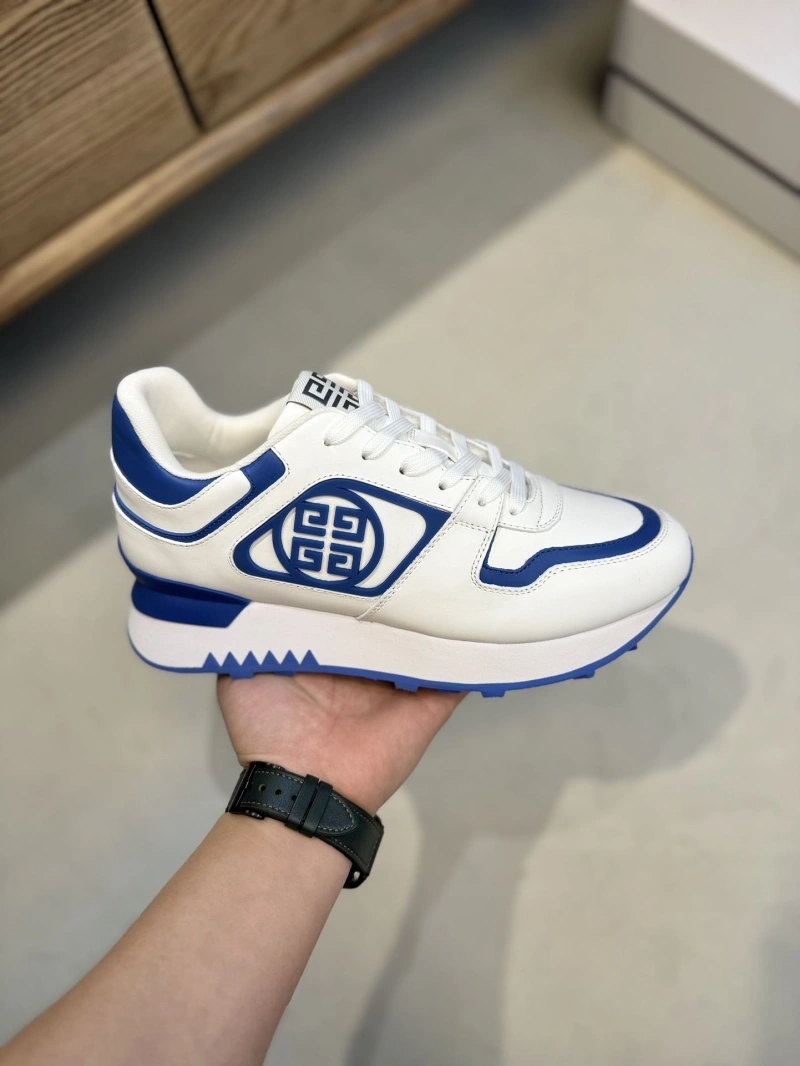 Stylish Gxvxnchy Sneakers 154741