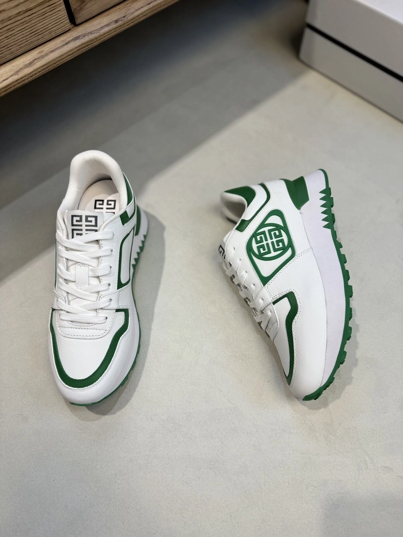 Practical Gxvxnchy Sneakers 154742