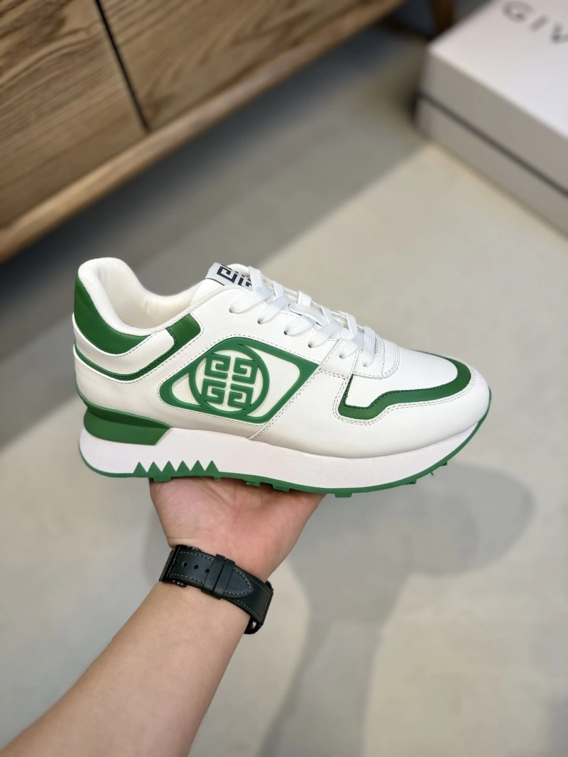 Practical Gxvxnchy Sneakers 154742