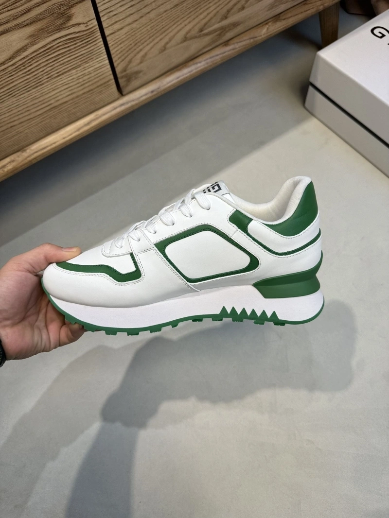 Practical Gxvxnchy Sneakers 154742