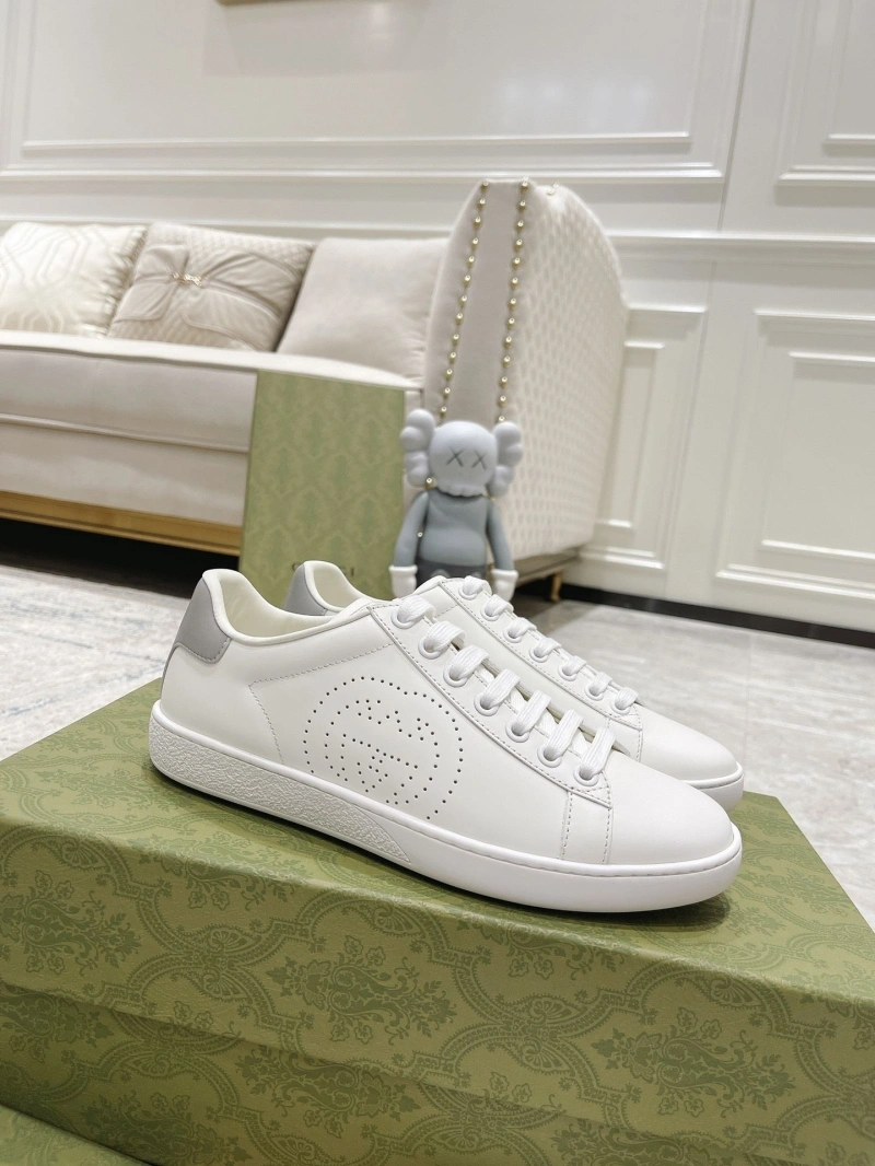 Versatile Gxccx Sneakers 166177